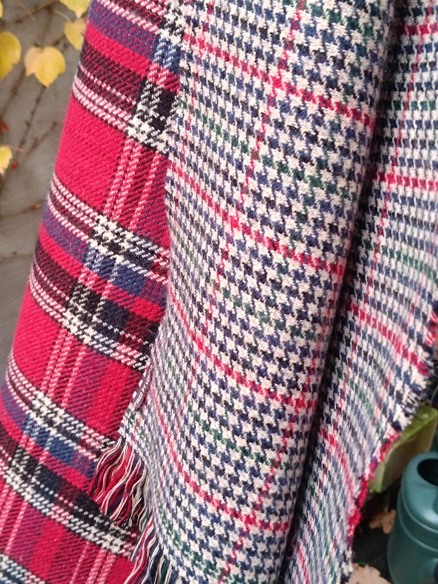 90s Oversized Winter Scarf | Vintage Blanket Checkered red Scarf| Men's Oversized Plaid scarf with fringes