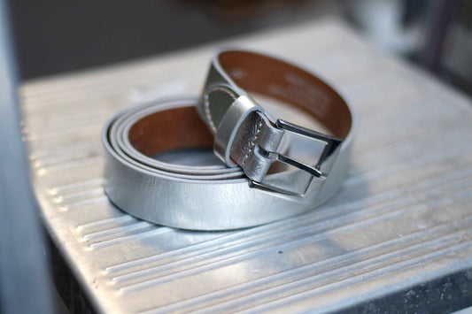 90s Metallic Leather Belt in Silver| Vintage Minimalist Women's belt| Classic Everyday Belt