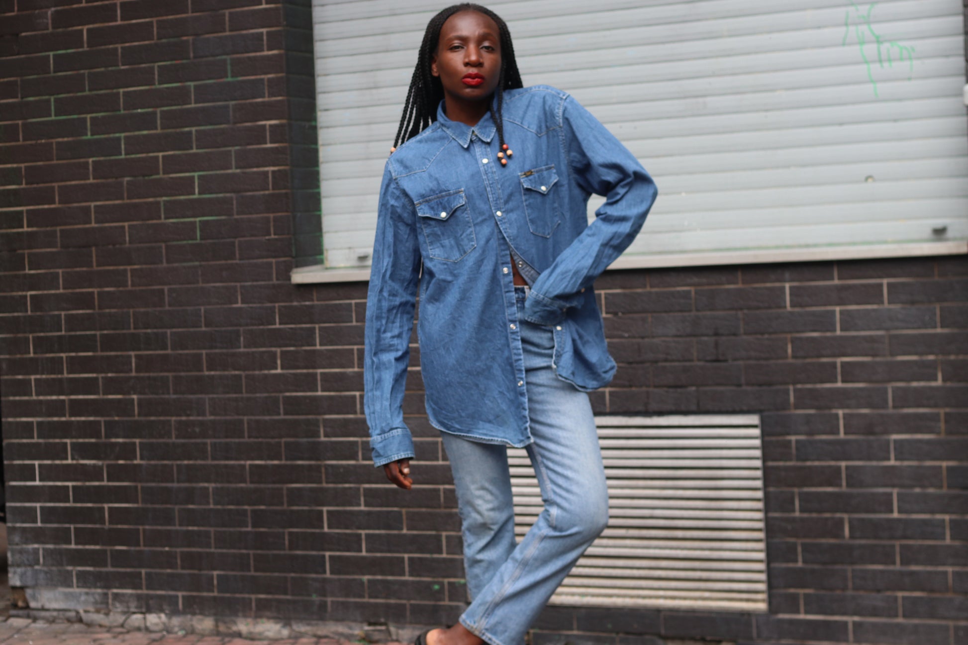 Vintage Lee 90s Western Denim Shirt L Light Wash Cowboy Jean Snap Button Top Blouse