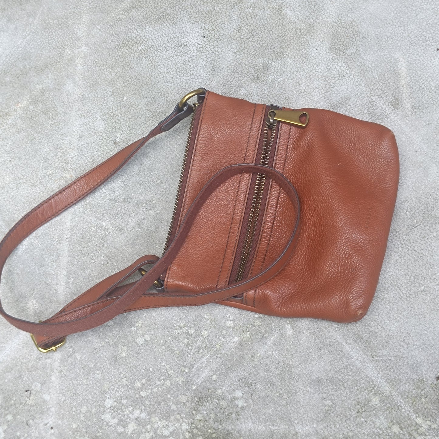Fossil Vintage 90s Grained Leather Crossbody Bag in Brown