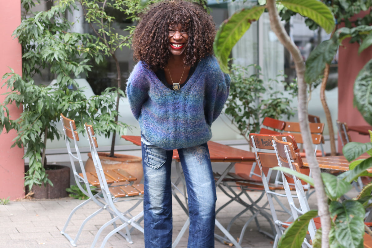 V-Neck Cable Knit Sweater | Vintage 80s Blue Puff Sleeve Jumper M