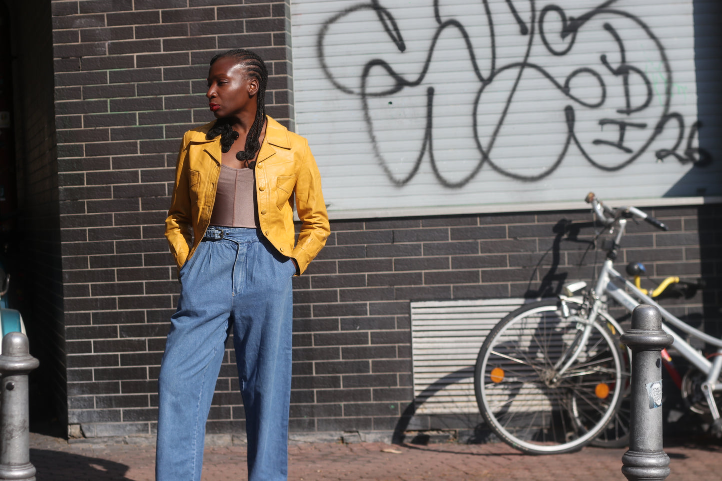 Vintage 80s Yellow Leather Cropped Jacket - Bold Boxy Fit, Real Retro Style