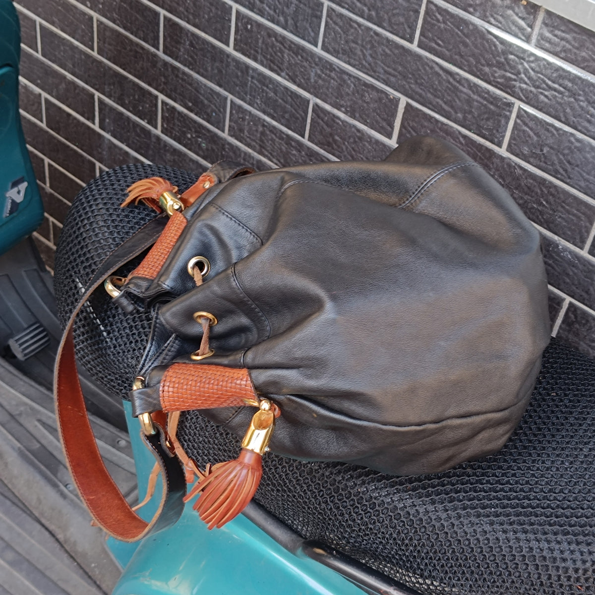 Laura Alessandrini Bag - Vintage 80s Black Leather Bucket Bag
