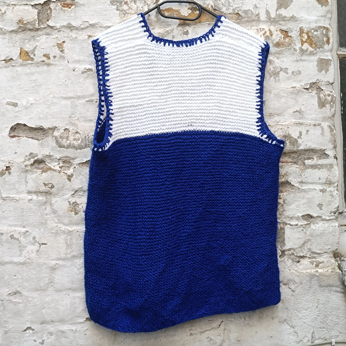 Knit Vest | Vintage 70s Blue White Knit Top | Fits M/L