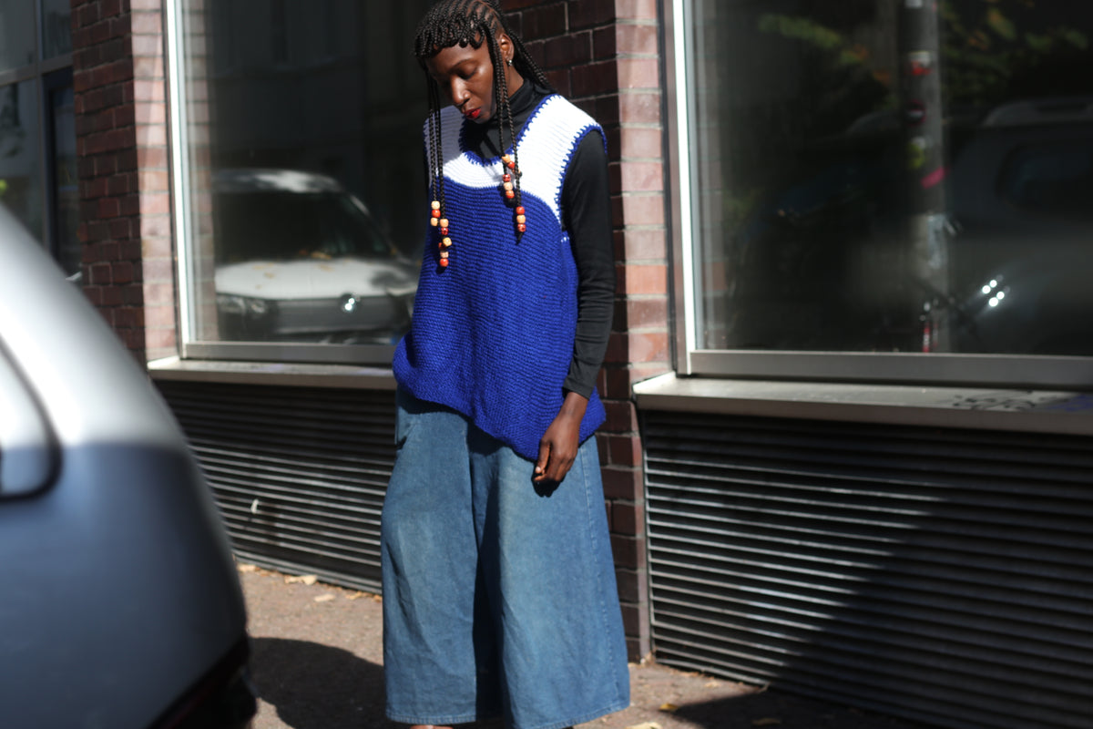 Knit Vest | Vintage 70s Blue White Knit Top | Fits M/L