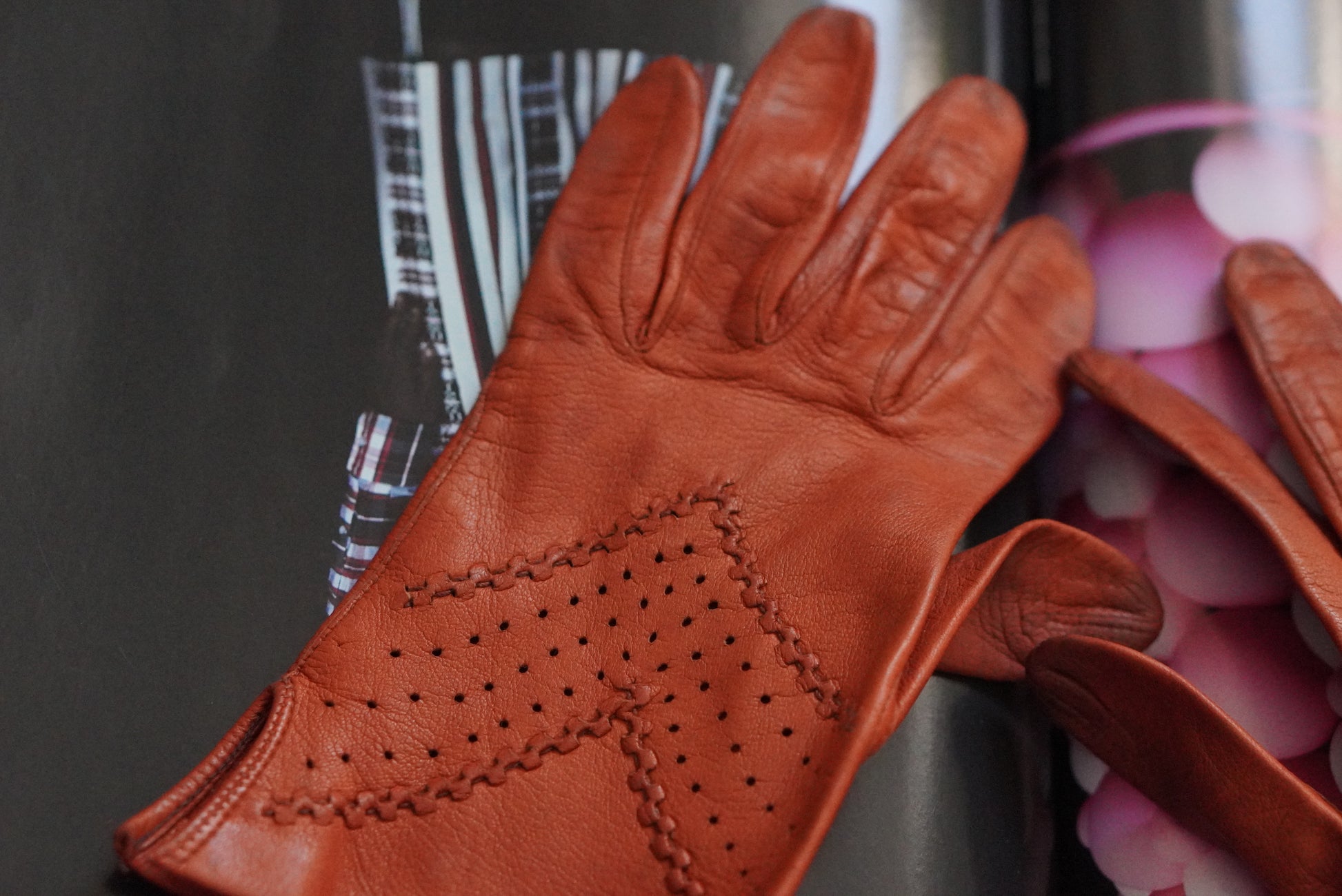 Vintage 70s Cognac Tan Leather Gloves | Perforated Chevron Driving Style