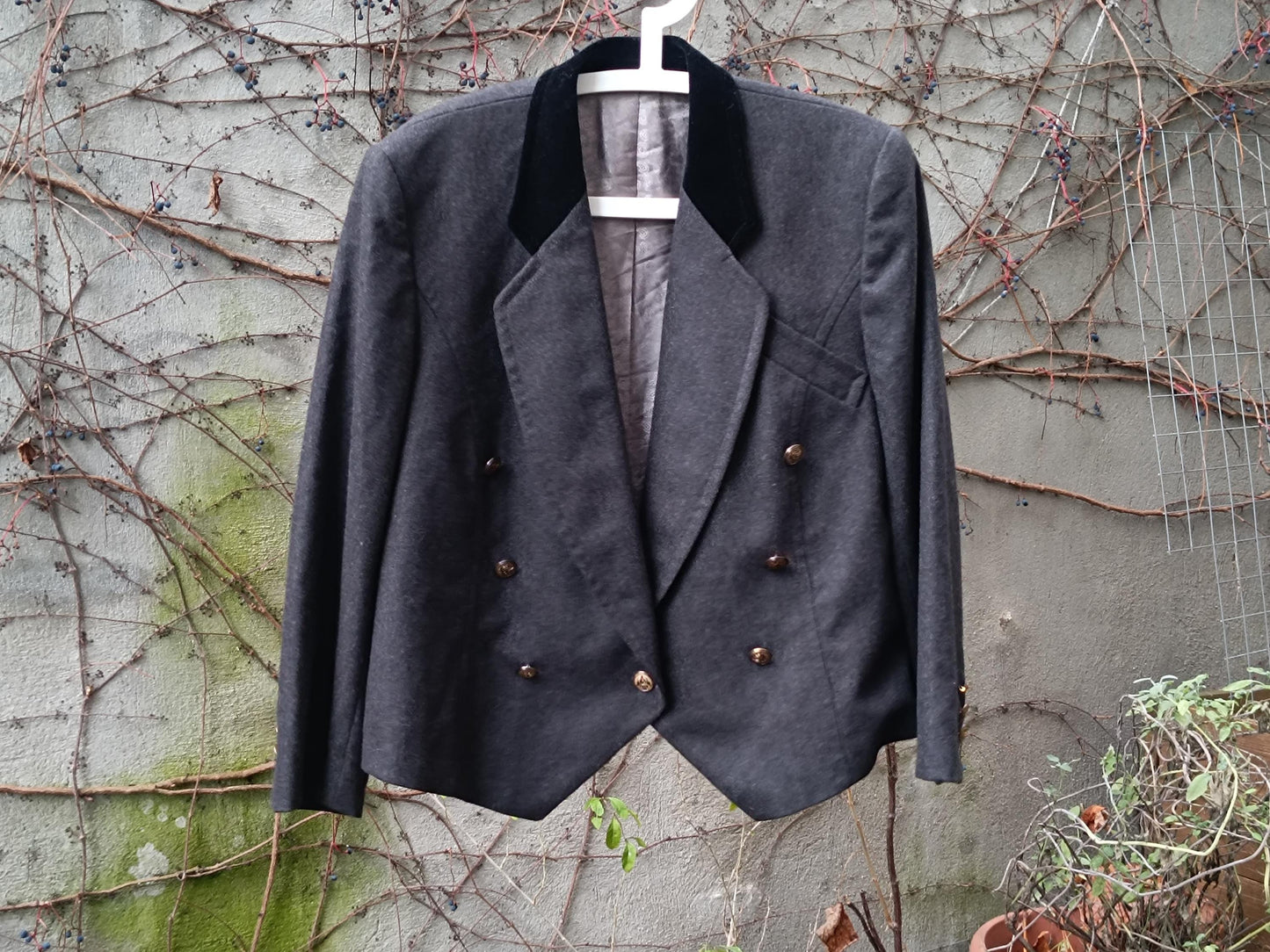 Vintage 80s Wool Cropped Blazer: Minimalist Tuxedo Style