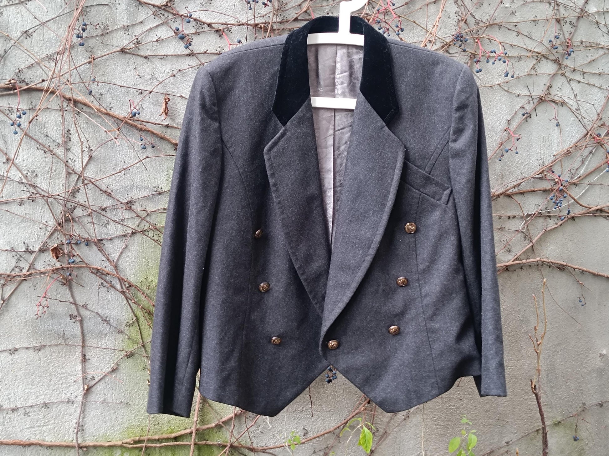 Vintage 80s Wool Cropped Blazer: Minimalist Tuxedo Style
