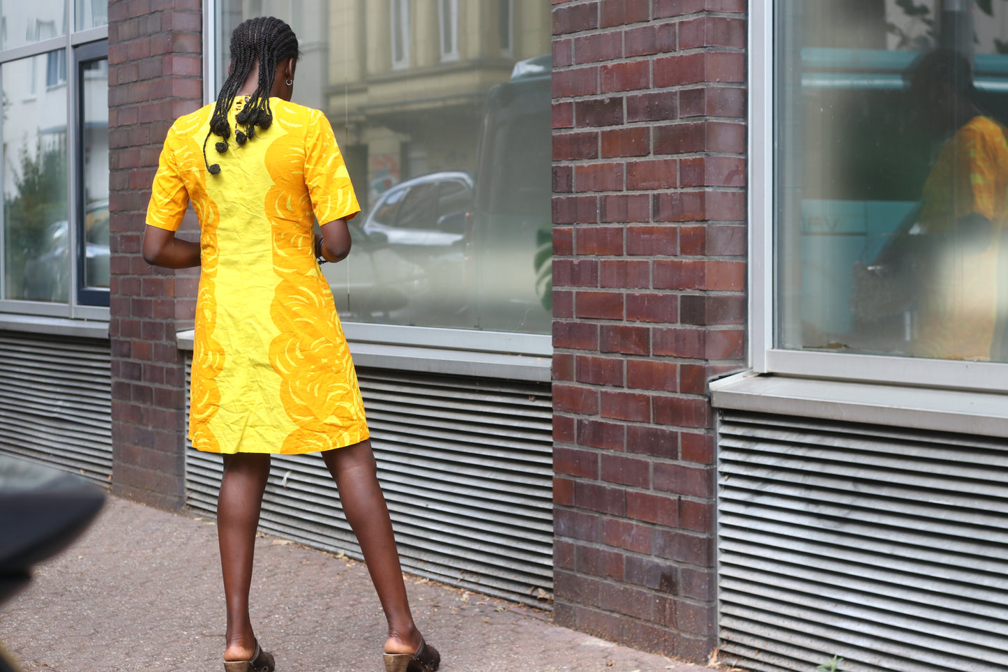 Vintage 1960s Yellow Patterned Shift Dress - Retro Short Sleeve Mini