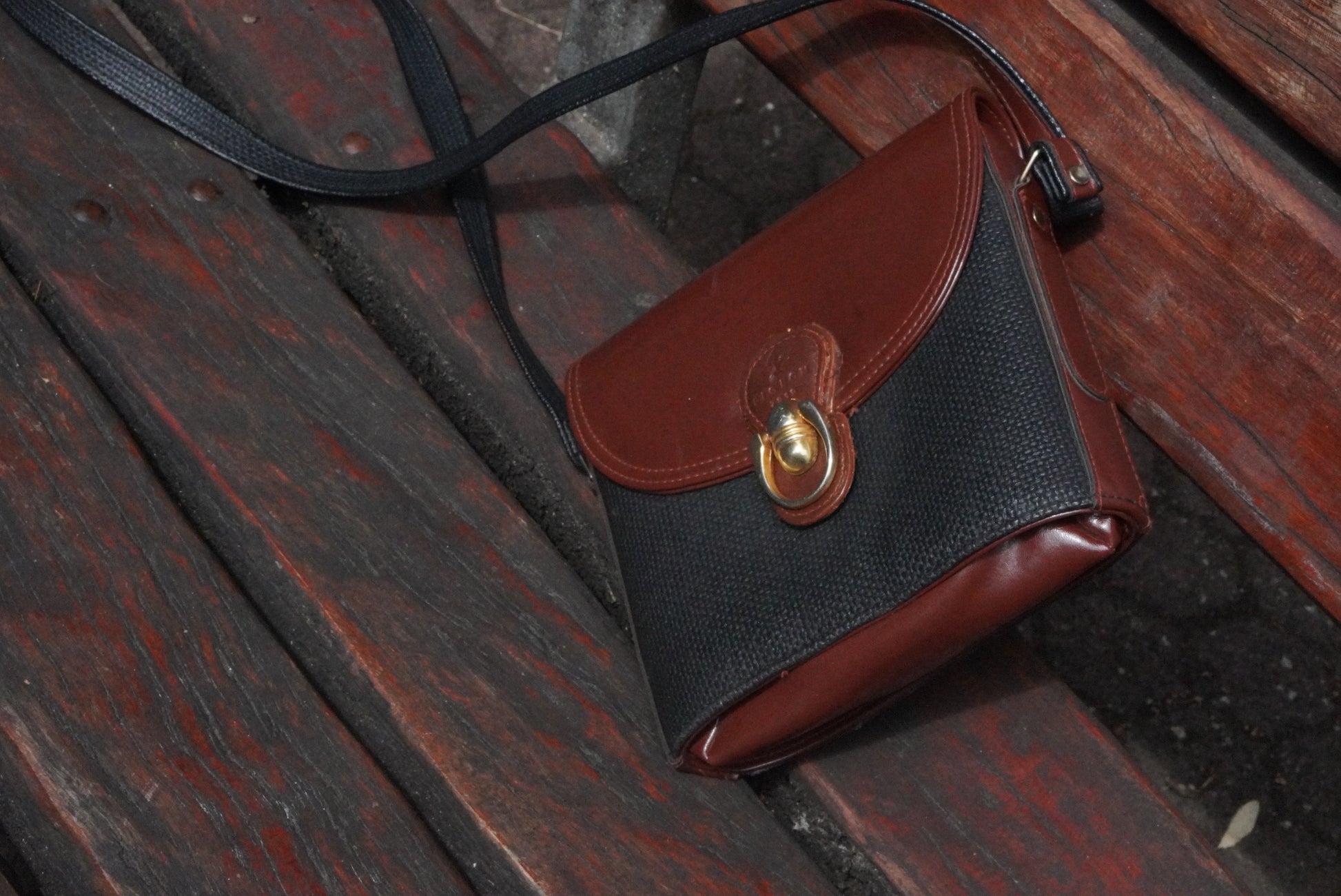Vintage Pigeon 7010 Crossbody Bag - 80s Brown Black Shoulder Purse