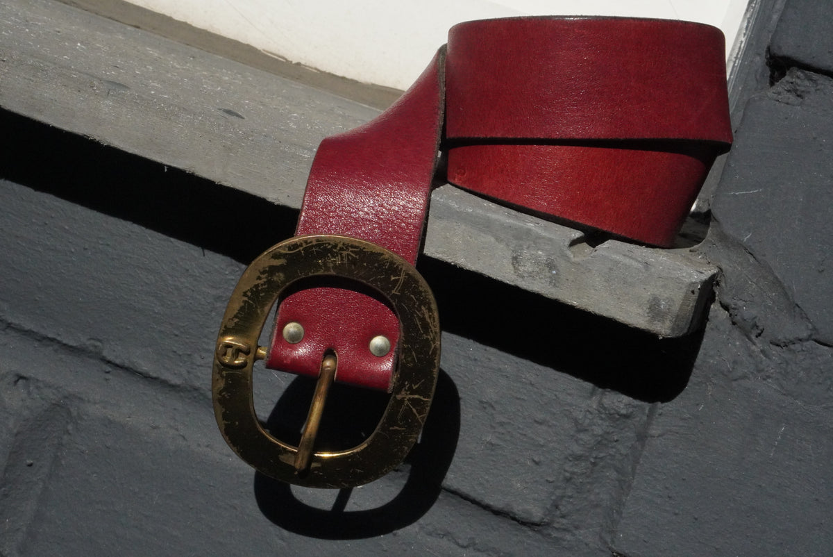 Vintage Leather Belt 70s Red Oval Buckle | Retro Statement Belt M