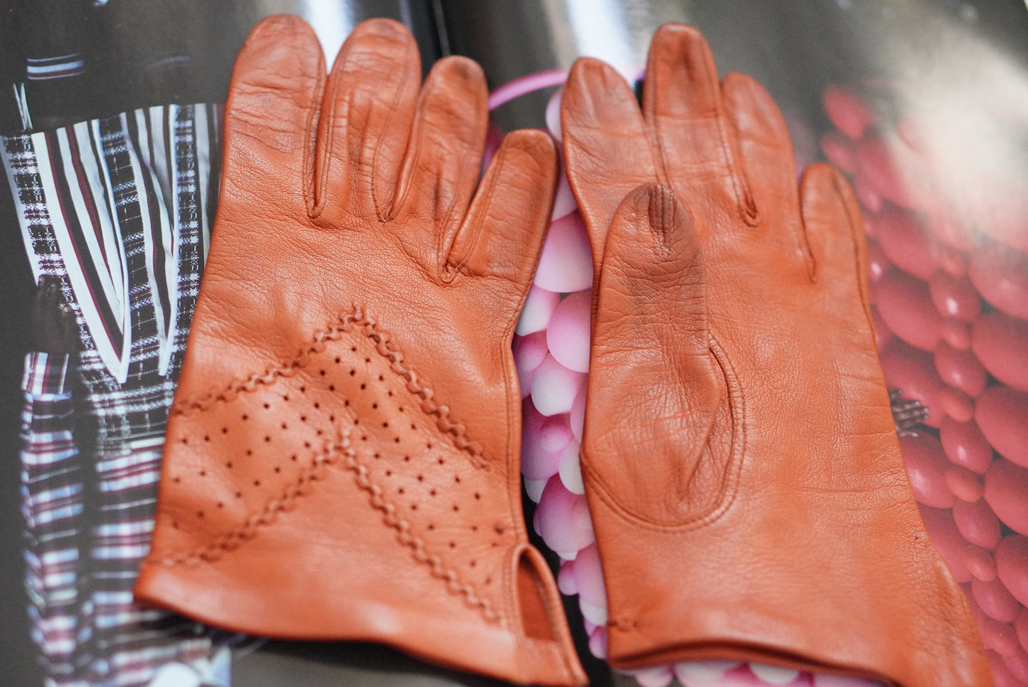 Vintage 70s Cognac Tan Leather Gloves | Perforated Chevron Driving Style
