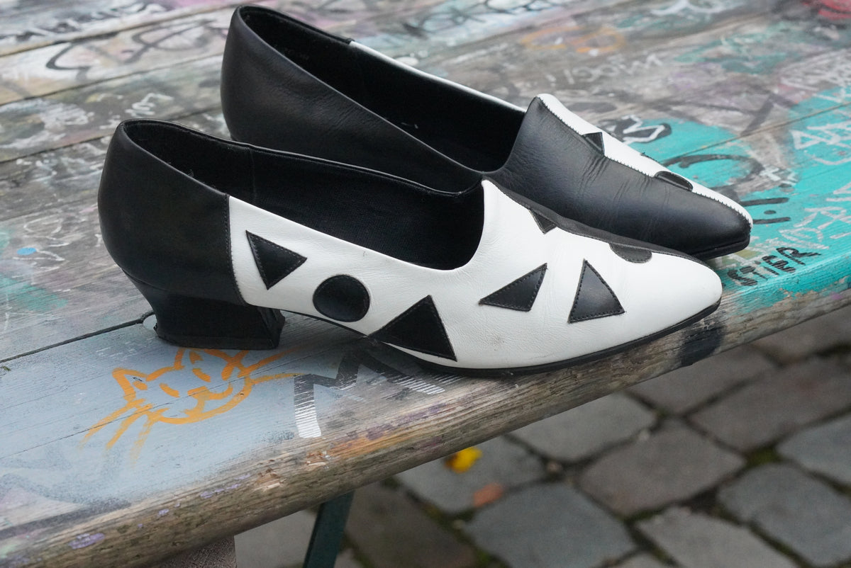 Vintage Leather Loafers | 80s Geometric Graphic Pumps | Black White EU 39