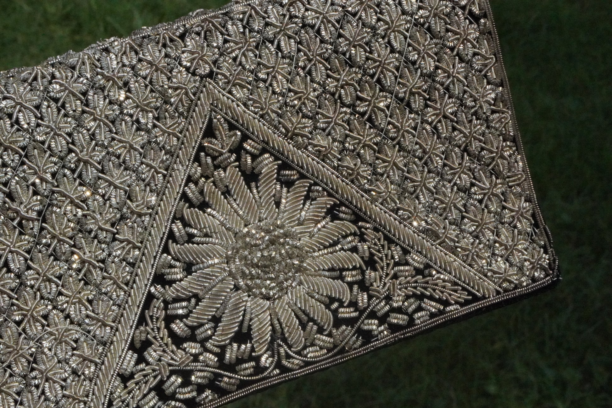 Vintage 1970s Metallic Zardozi Clutch Bag - Silver Embroidered Purse