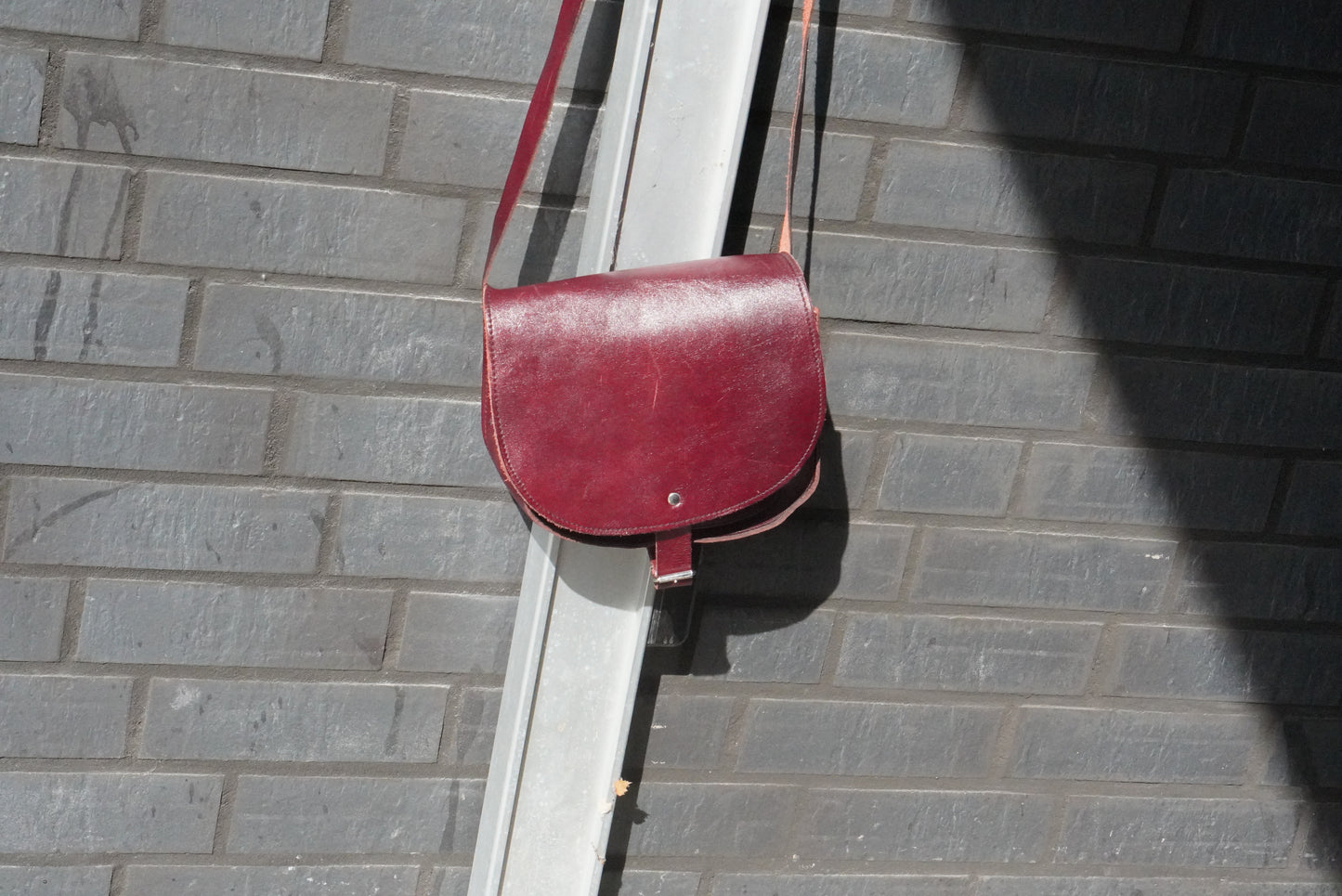 Vintage Red Leather Crossbody Bag - 70s Saddle Shoulder Purse