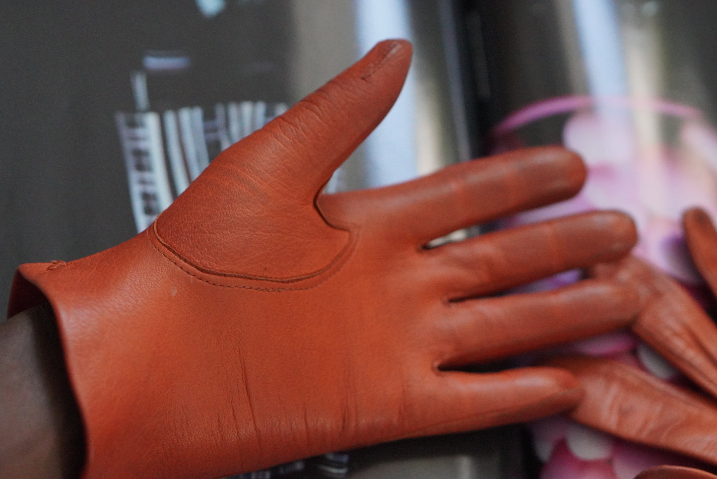 Vintage 70s Cognac Tan Leather Gloves | Perforated Chevron Driving Style