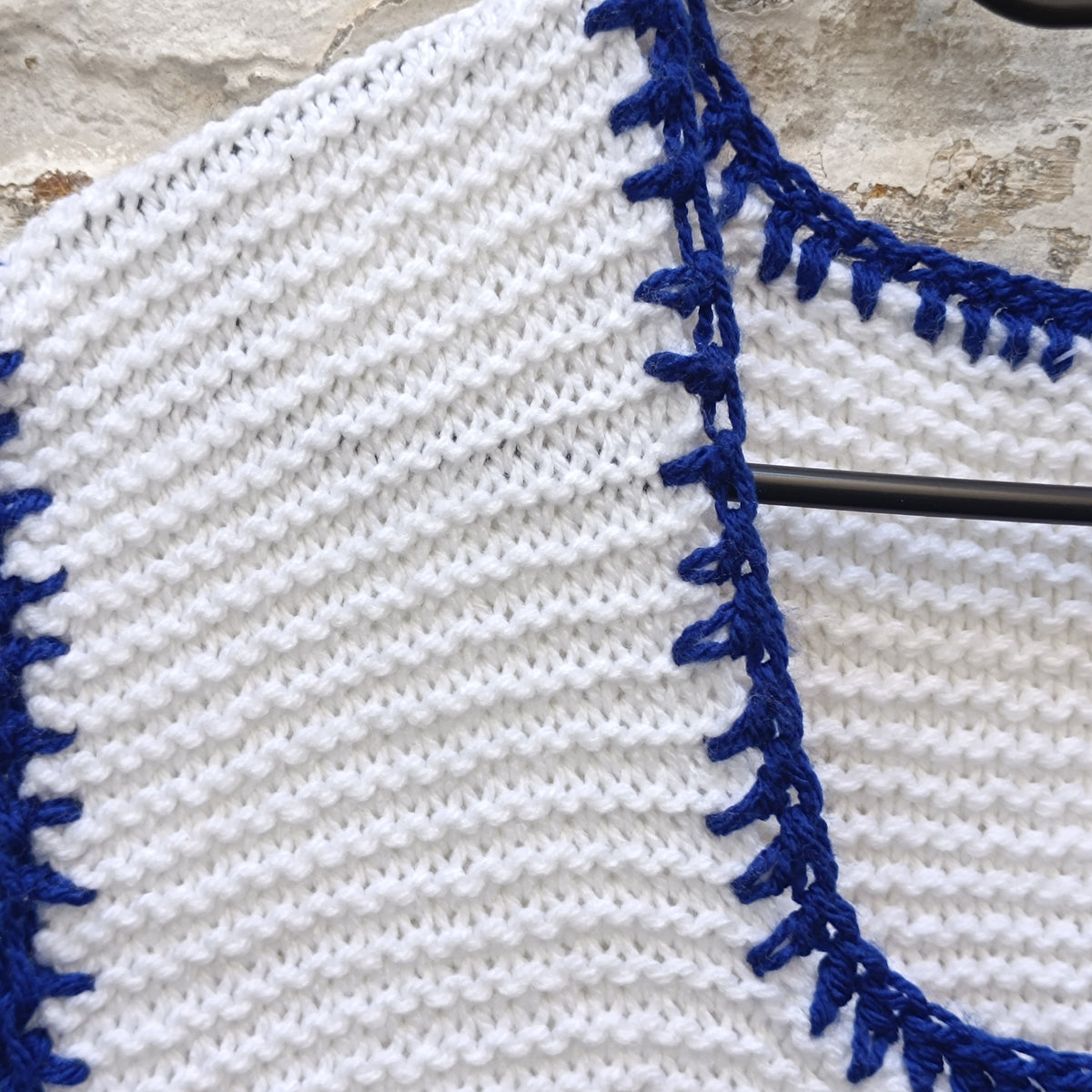 Knit Vest | Vintage 70s Blue White Knit Top | Fits M/L