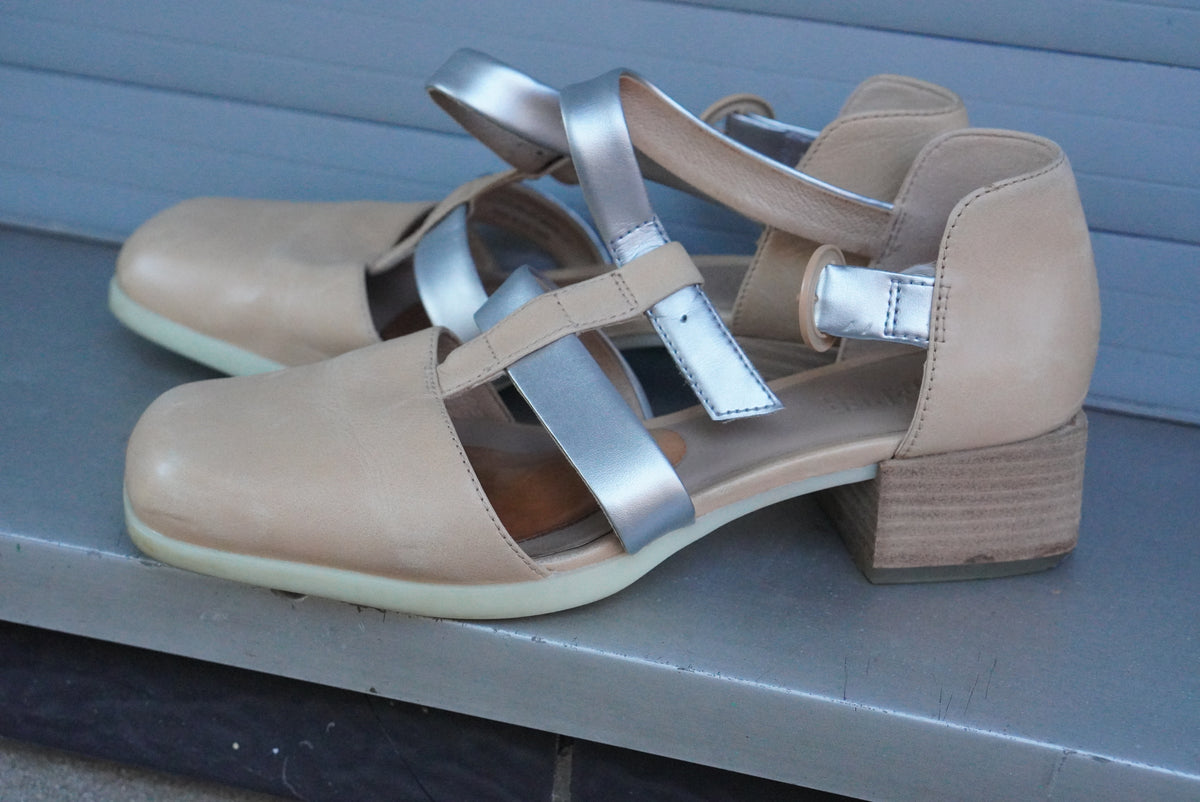 Vintage Camper Beige Silver Leather Strappy Sandals - Y2K Heels | EU 38
