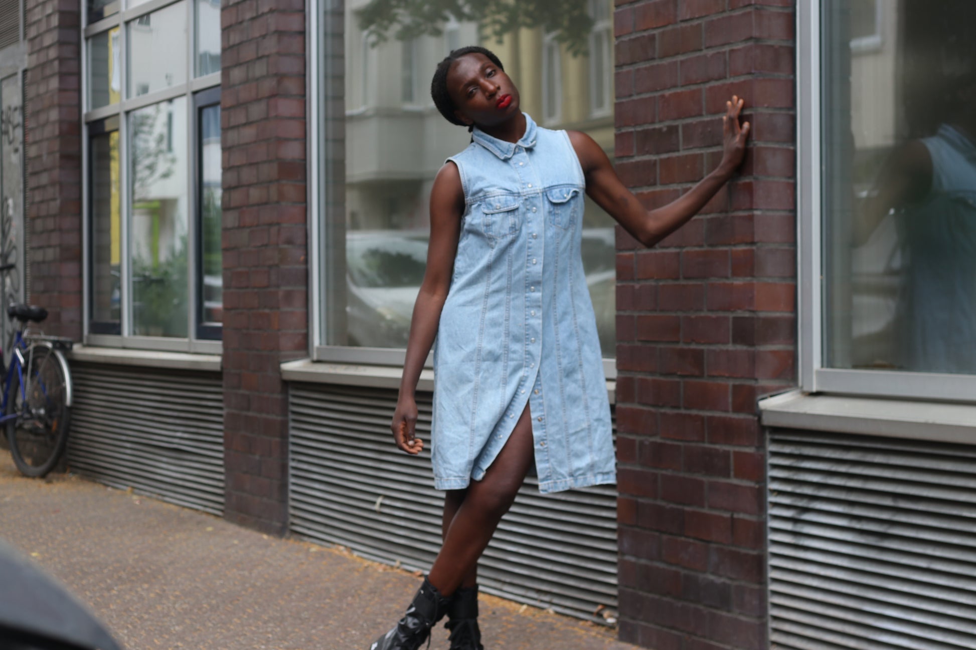 Vintage 90s Denim Dress Sleeveless Light Wash Jean Midi Snap Button Coat Dress
