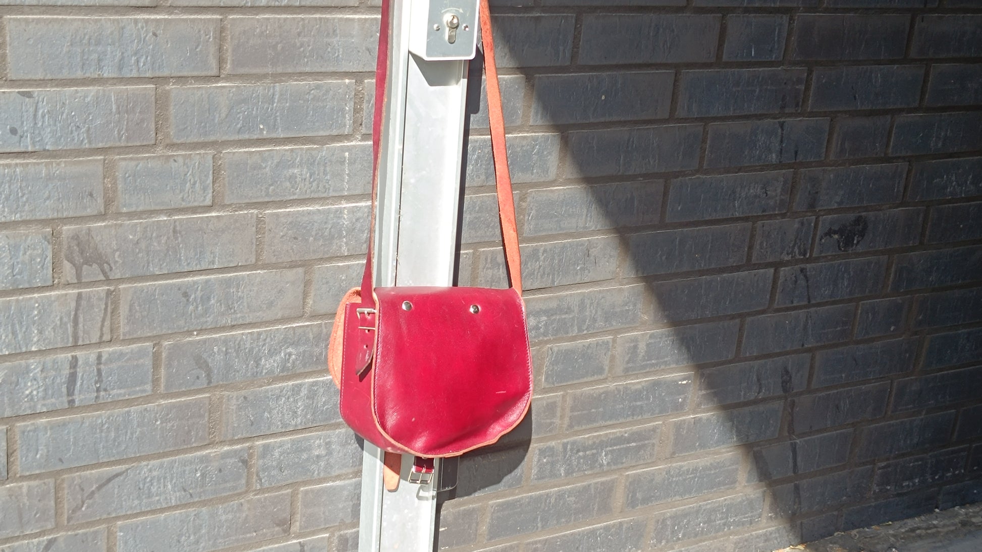 Vintage Red Leather Crossbody Bag - 70s Saddle Shoulder Purse
