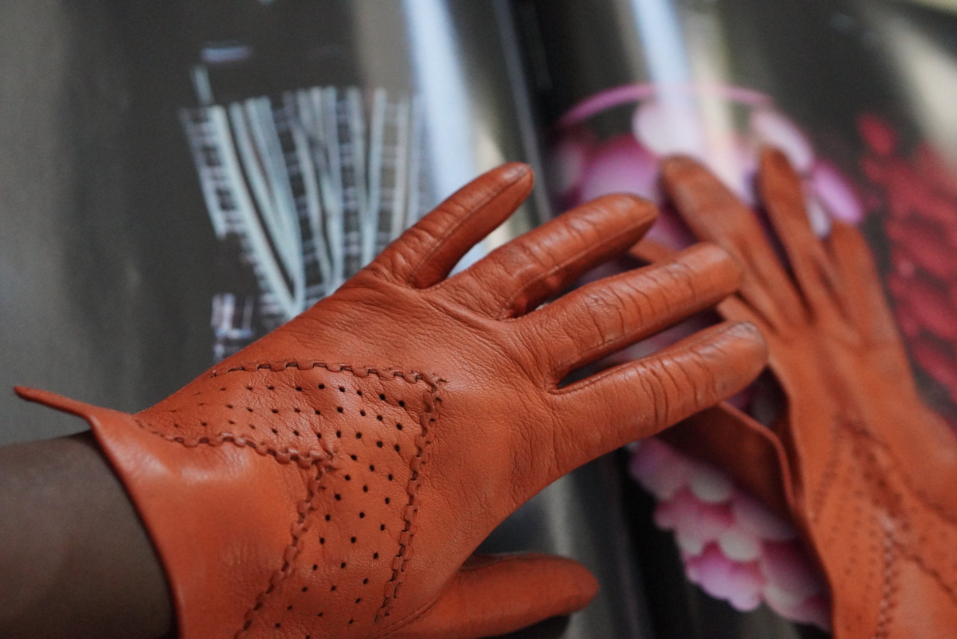 Vintage 70s Cognac Tan Leather Gloves | Perforated Chevron Driving Style