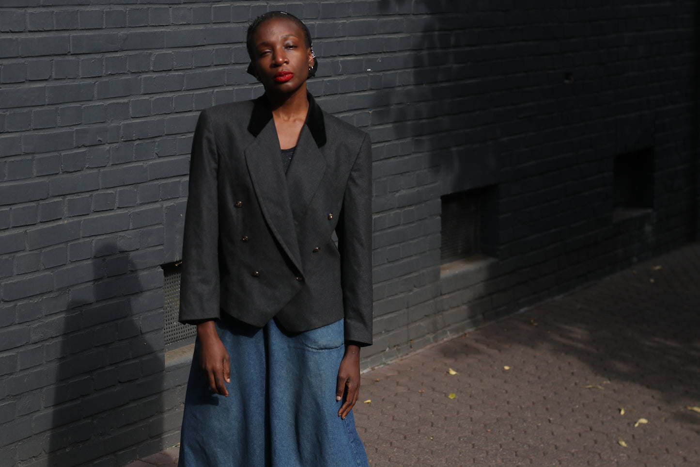 Vintage 80s Wool Cropped Blazer: Minimalist Tuxedo Style