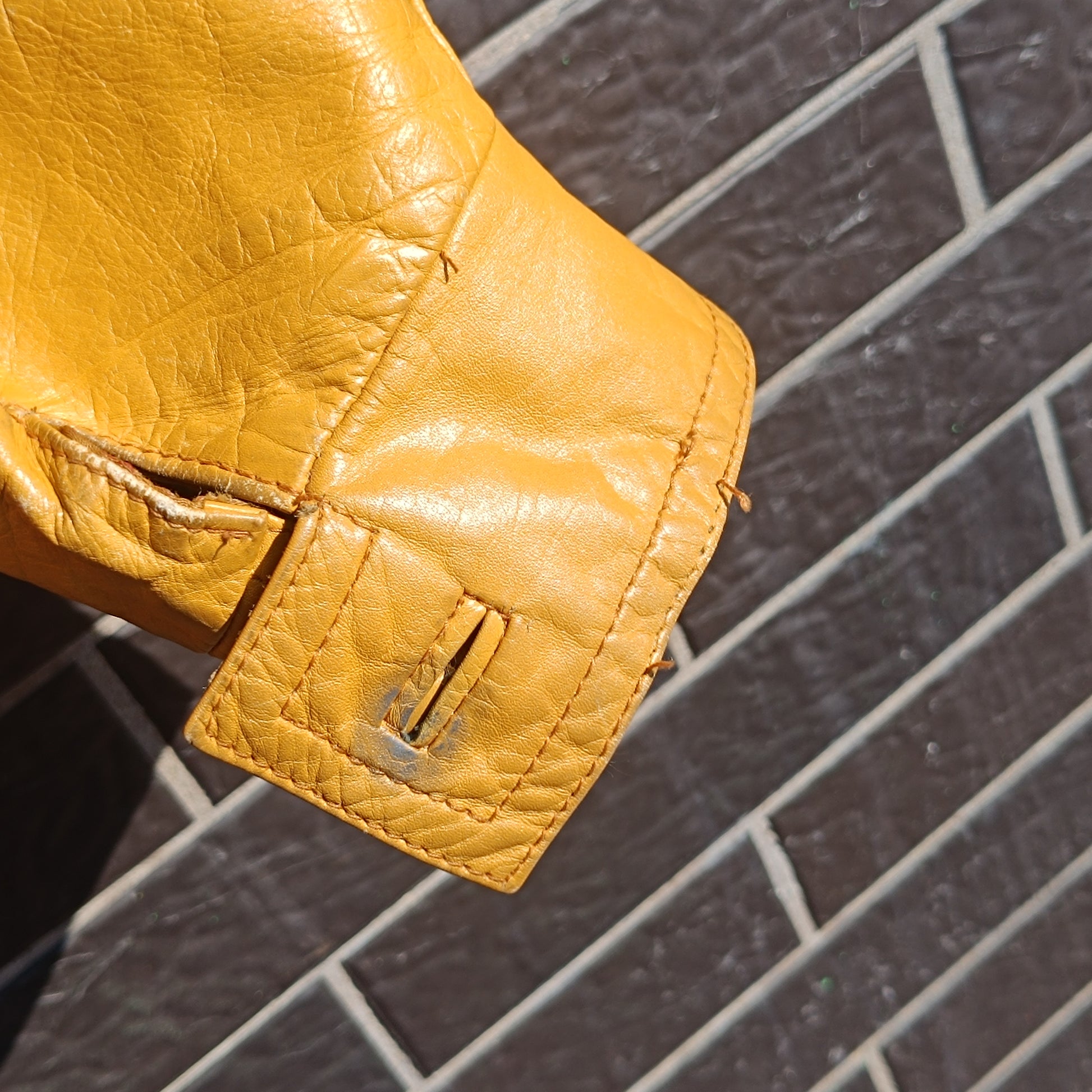 Vintage 80s Yellow Leather Cropped Jacket - Bold Boxy Fit, Real Retro Style