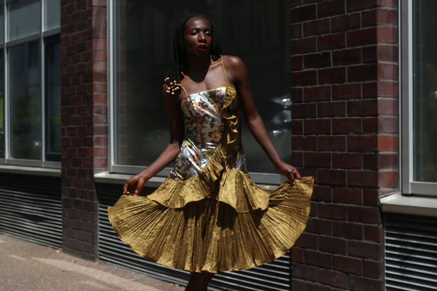 Vintage 1980s Metallic Gold Brocade Ruffle Party Dress Floral Prom Cocktail