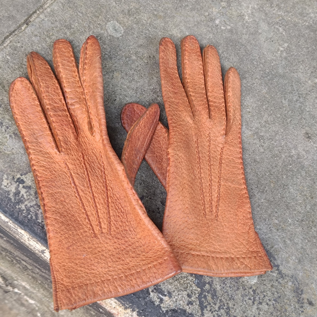 Vintage Tan Leather Gloves | 70s Retro Cognac Grainy Hide Warm Accessories | S Xs
