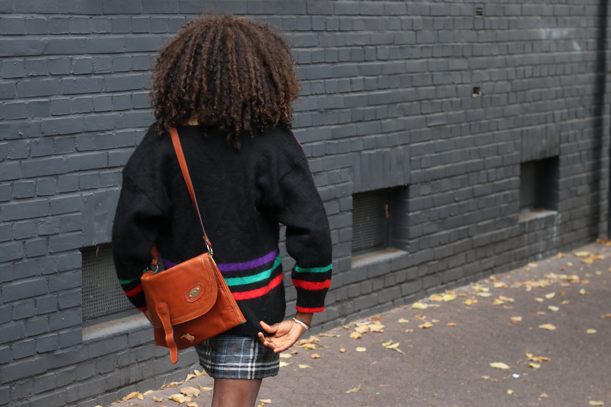 Vintage V-Neck Knit Jumper - 80s Abstract Black Sweater - M/L