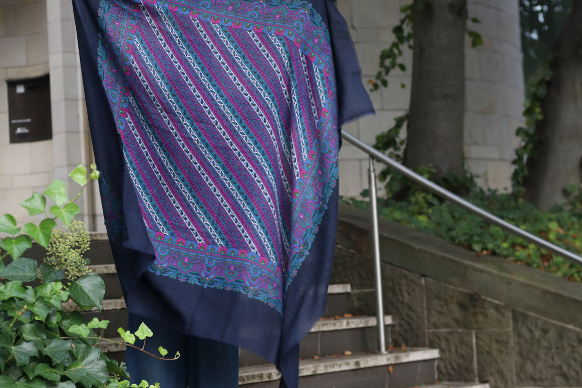 Vintage Wool Shawl - 80s Paisley Scarf - Dark Blue Made in Italy 