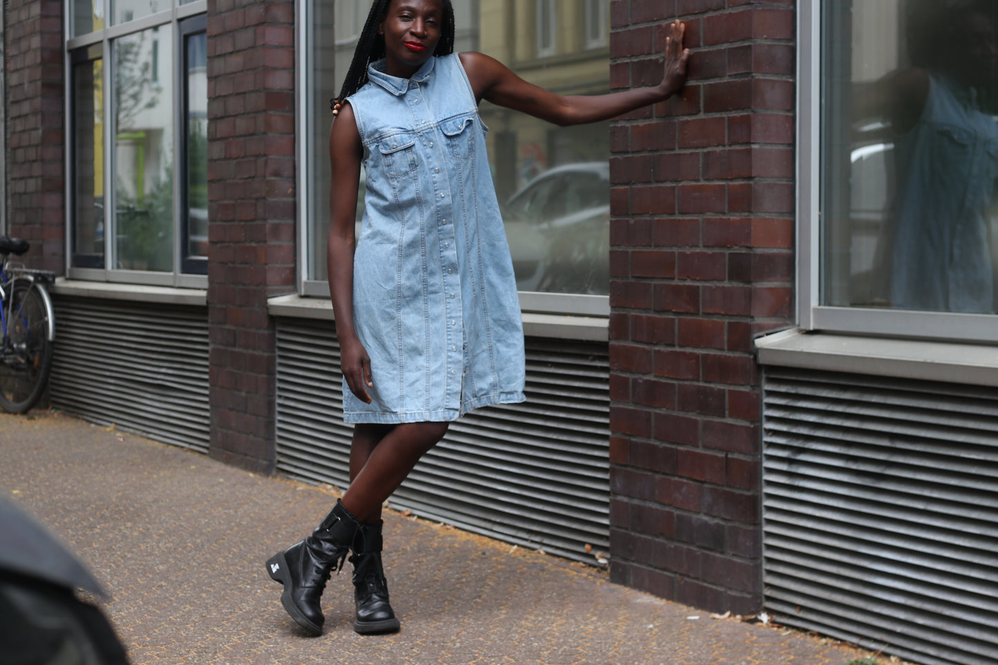 Vintage 90s Denim Dress Sleeveless Light Wash Jean Midi Snap Button Coat Dress