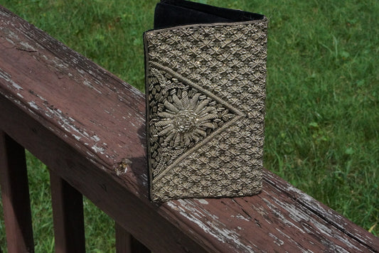 Vintage 1970s Metallic Zardozi Clutch Bag - Silver Embroidered Purse