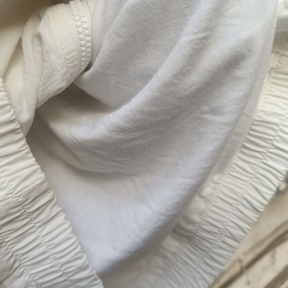 80s Vintage Track Jacket - Abstract Pattern White Windbreaker | M/L