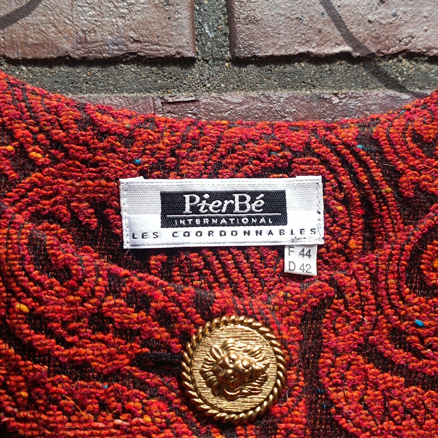 PierBé Vintage 80s Paisley Jacket Red Gold Lion Button Brocade Blazer Coordonnables