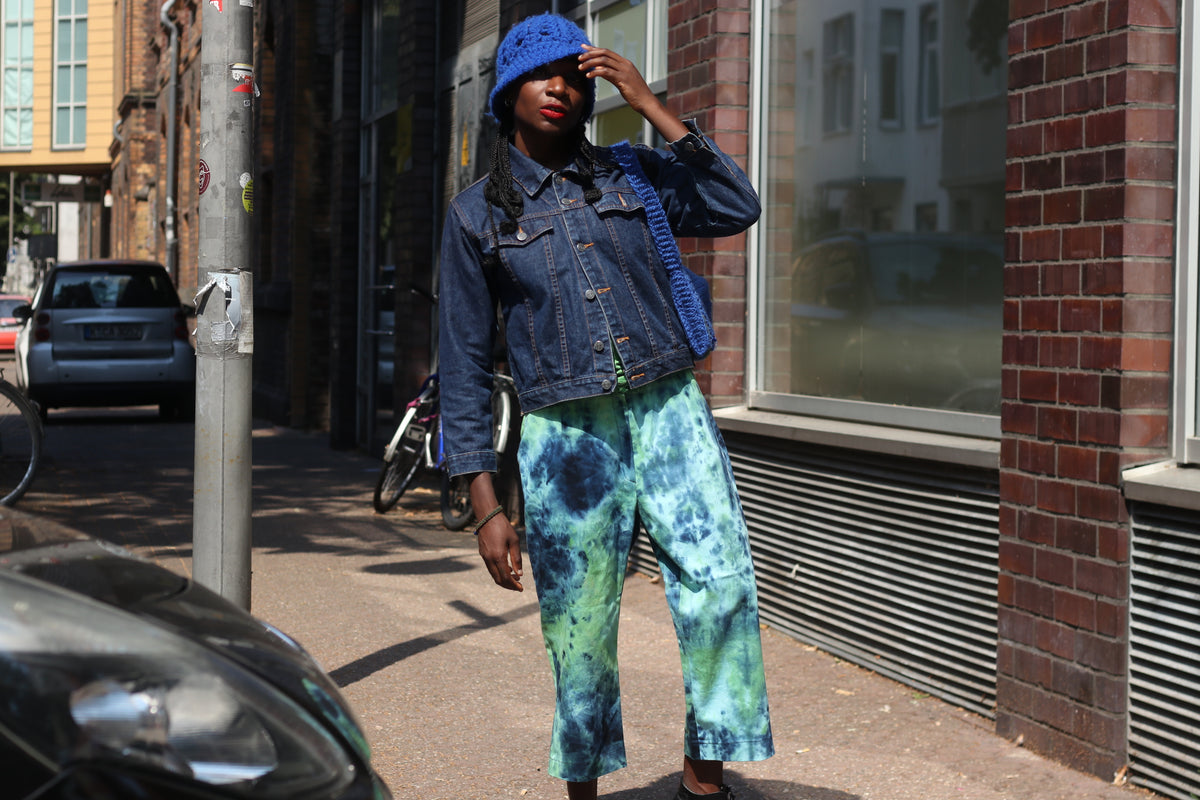 Tie Dye Capri Pants | Vintage 90s Y2K Blue Green Cropped Trousers