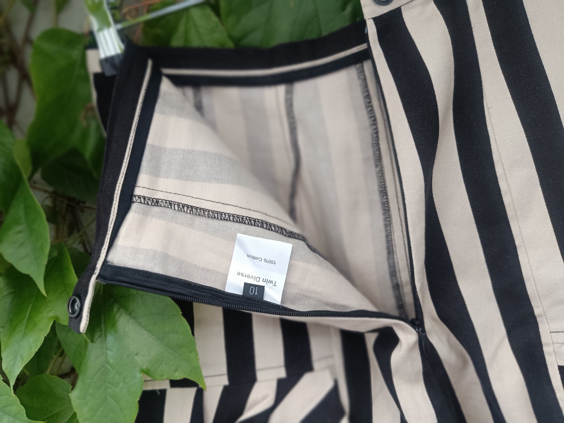 Vintage Striped Shorts High Waisted Black White Vertical Stripes Summer Festival XS
