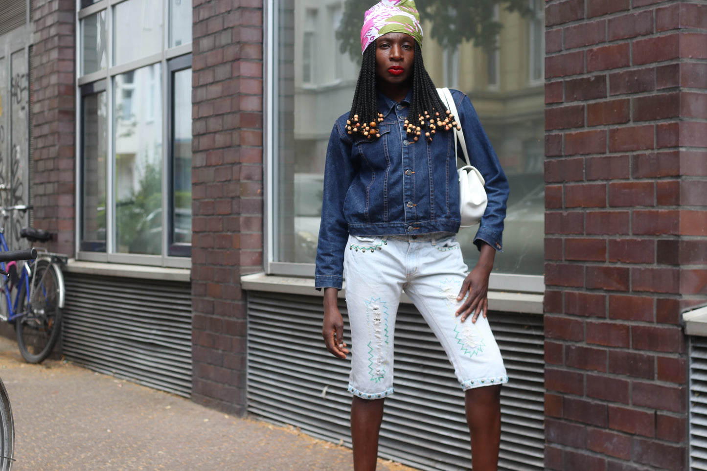 Cailina Vintage Y2K Denim Jorts Embroidered Distressed Jean Shorts 90s Capris M