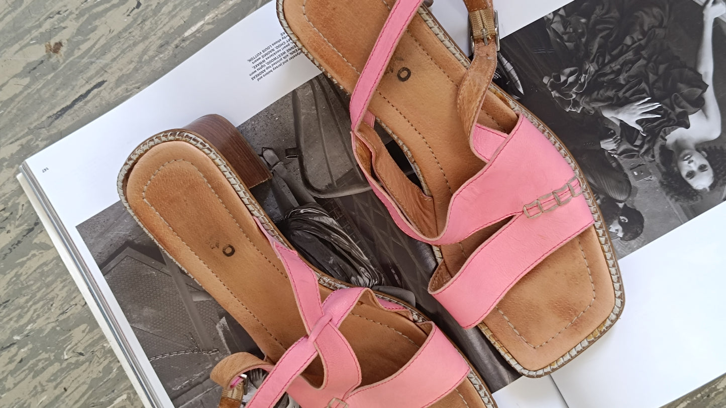 Vintage Pink Leather Sandals Size EU38
