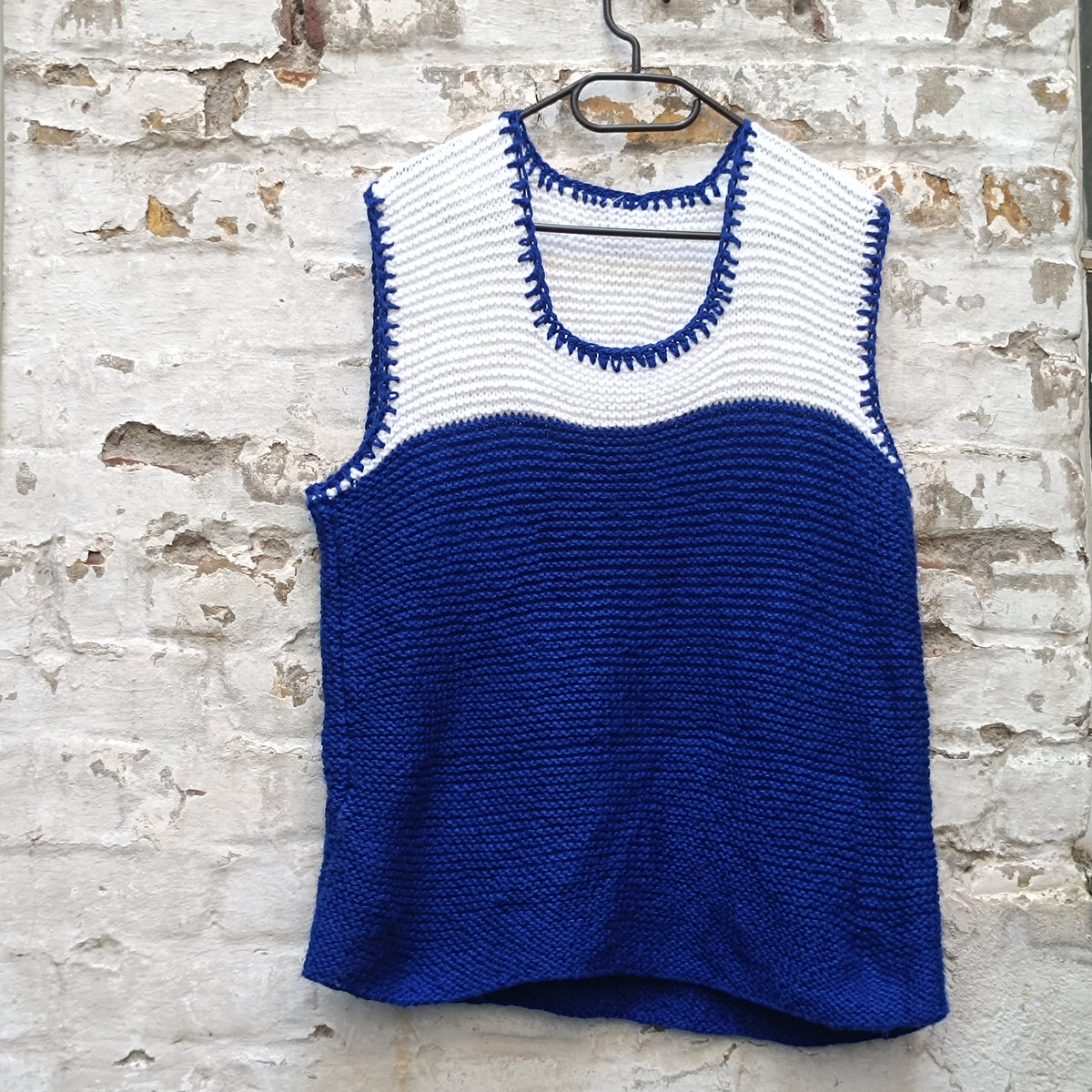 Knit Vest | Vintage 70s Blue White Knit Top | Fits M/L