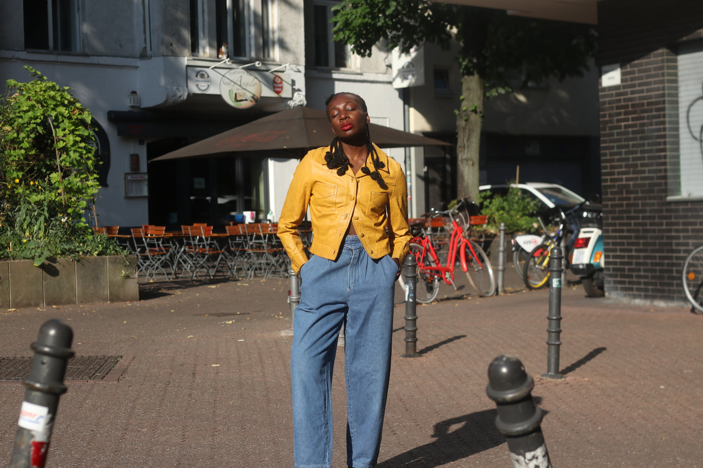 Vintage 80s Yellow Leather Cropped Jacket - Bold Boxy Fit, Real Retro Style