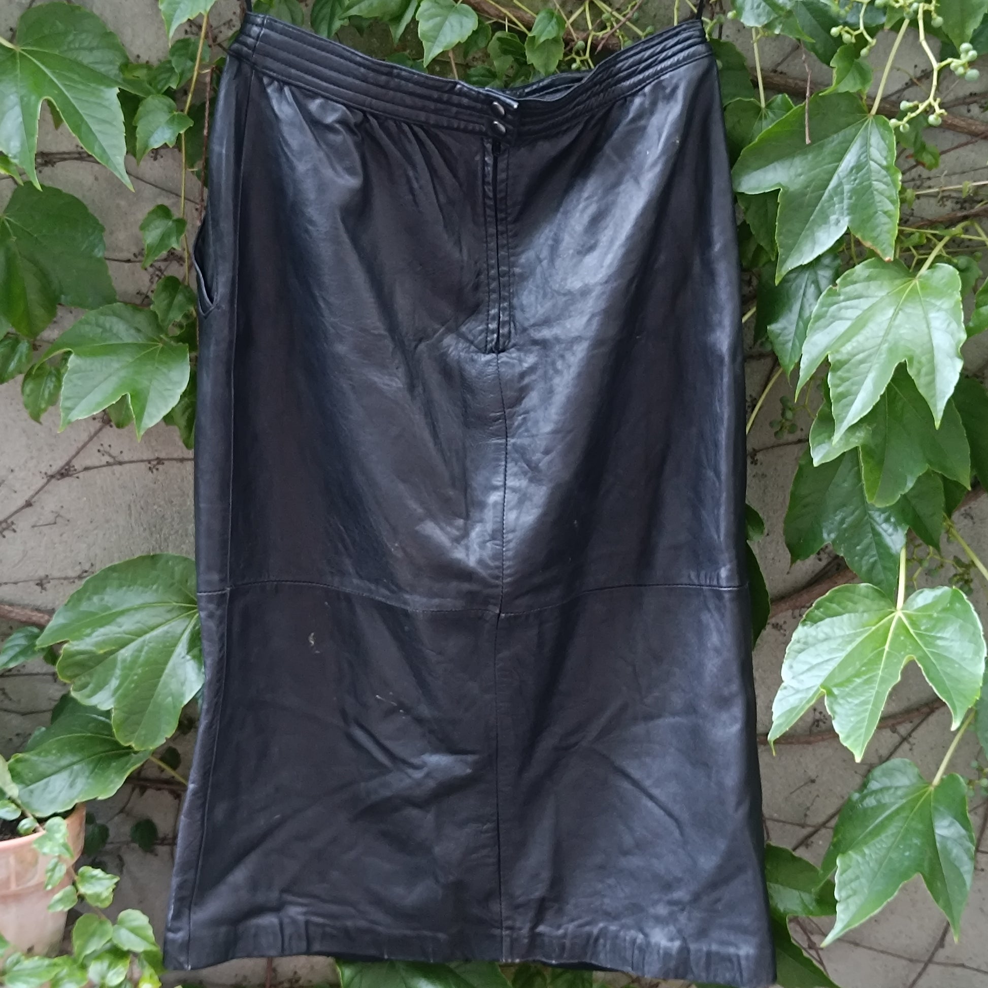 Black Leather Midi Skirt - Vintage 80s High Waist Pencil Skirt | M