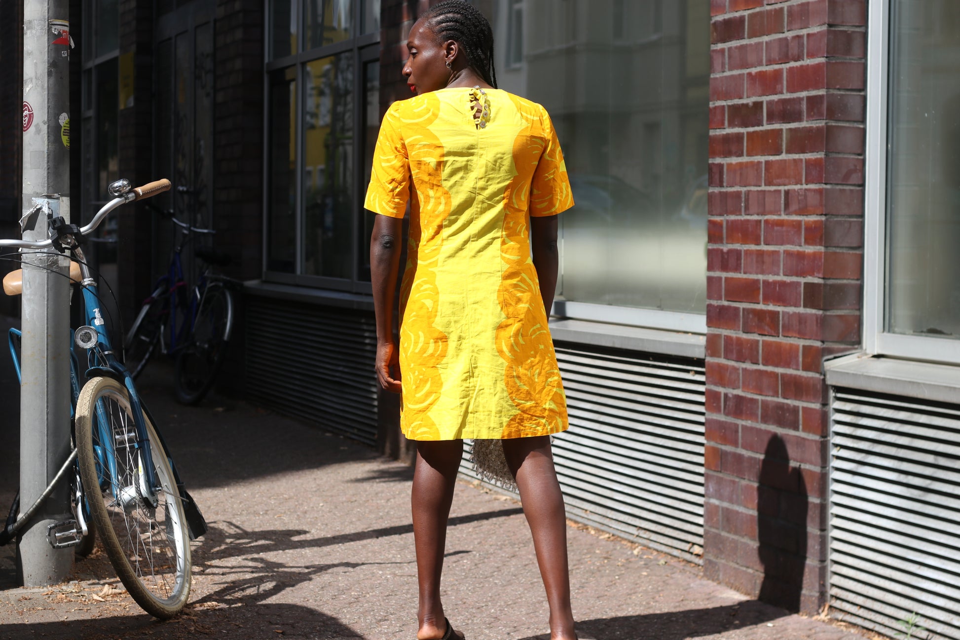 Vintage 1960s Yellow Patterned Shift Dress - Retro Short Sleeve Mini