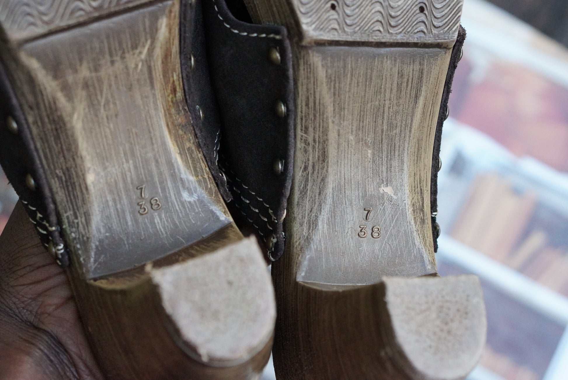 Tamaris Vintage 90s Brown Suede Leather Clogs Mules Wooden Heel Studded Shoes 38
