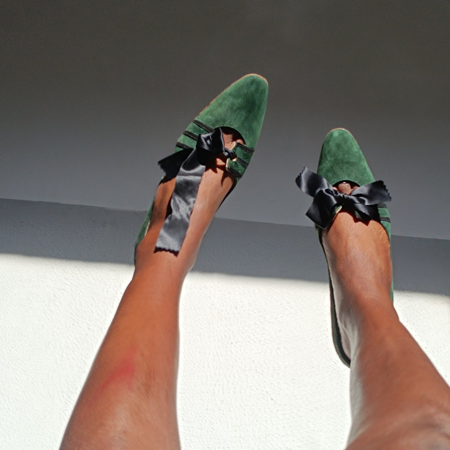 Vintage BALDAN Italy Suede Pumps Green 60s 70s Kitten Heel Ribbon Bow Shoes
