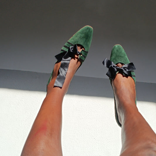Vintage BALDAN Italy Suede Pumps Green 60s 70s Kitten Heel Ribbon Bow Shoes