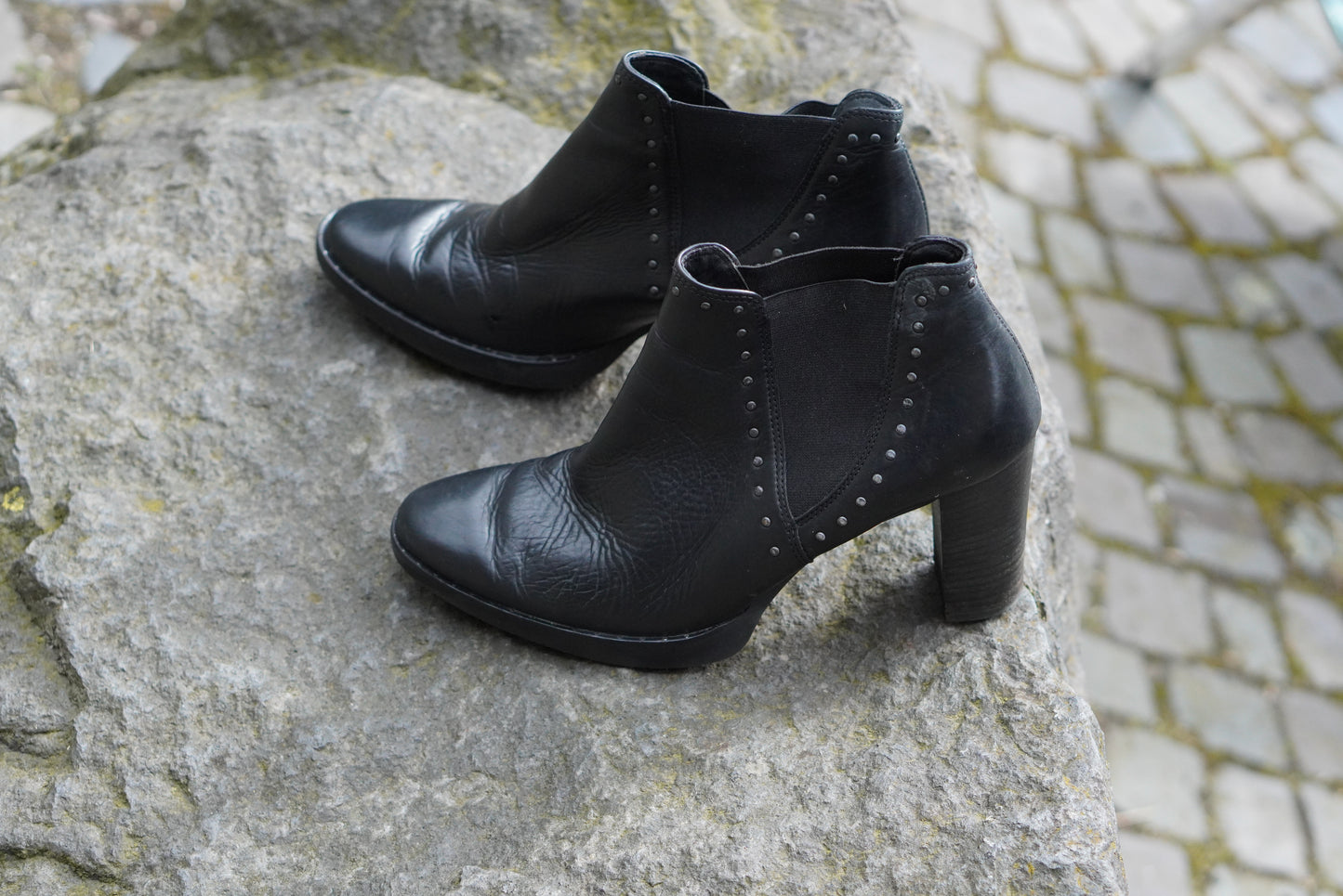 Paul Green Vintage Black Leather Studded Heeled Chelsea Ankle Boots Size 6.5