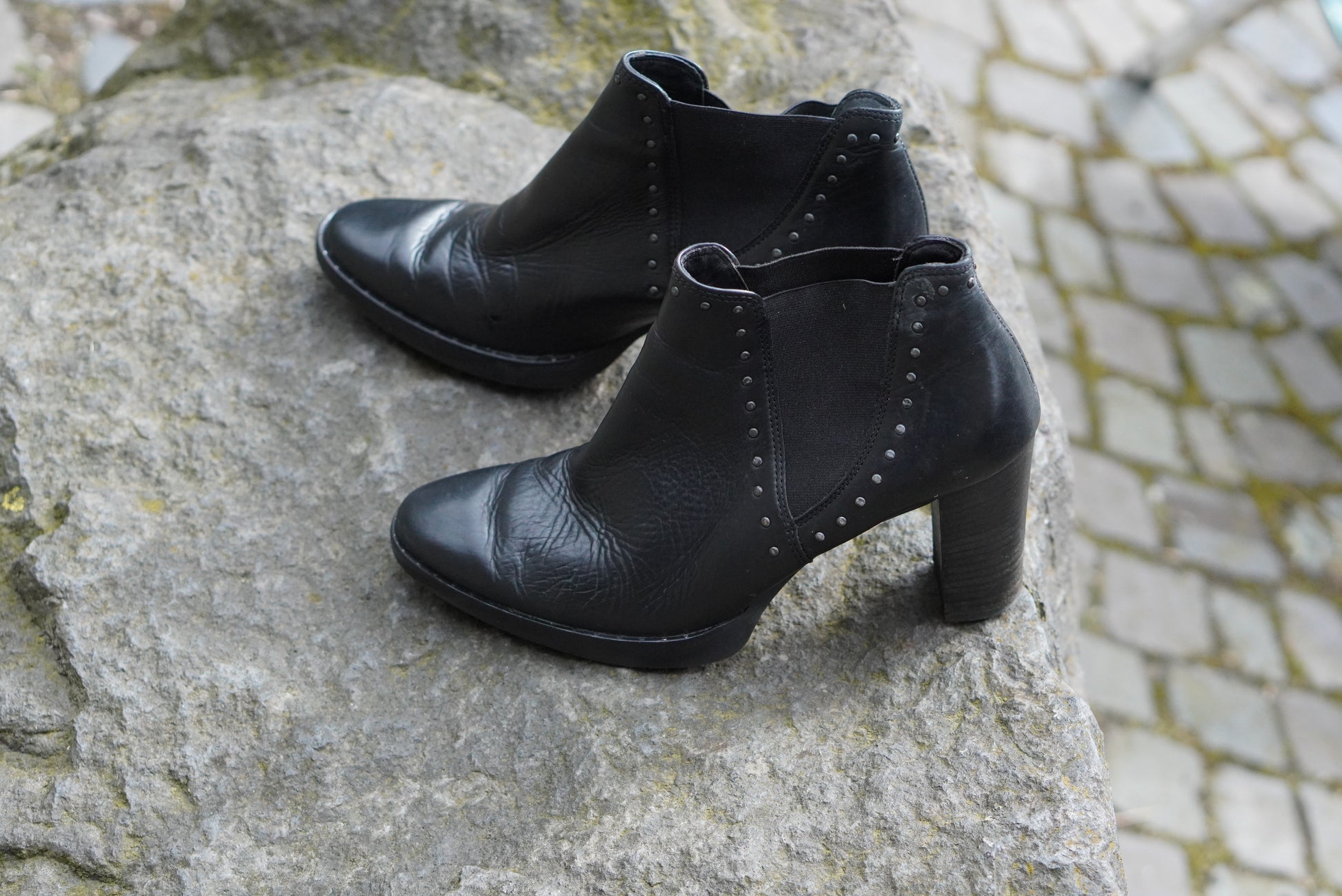 Paul Green Vintage Black Leather Studded Heeled Chelsea Ankle Boots Size 6.5
