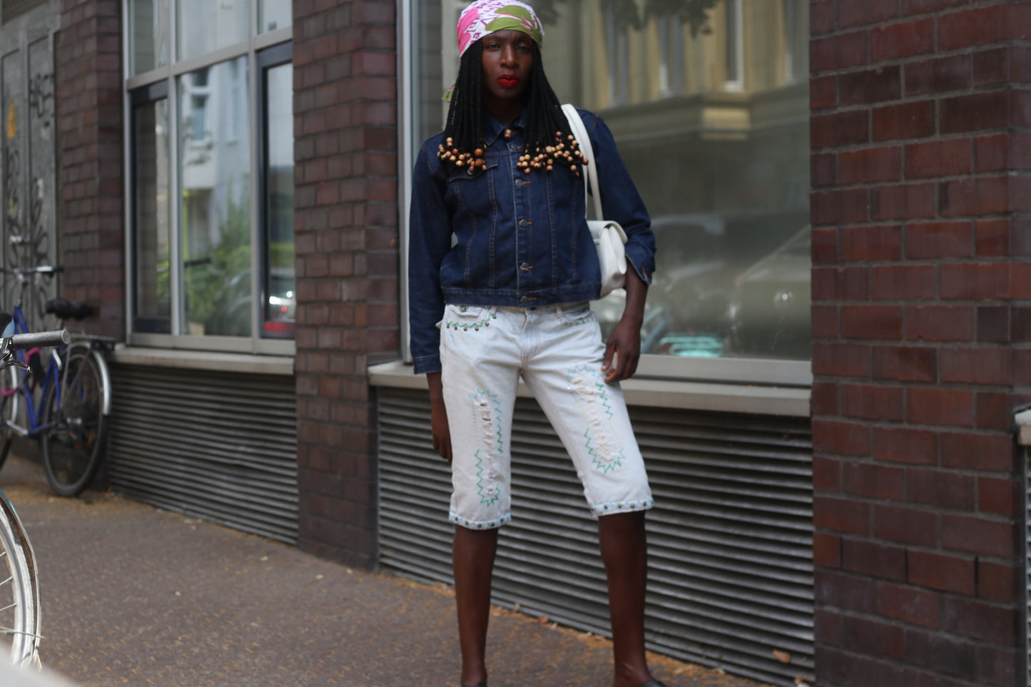 Cailina Vintage Y2K Denim Jorts Embroidered Distressed Jean Shorts 90s Capris M