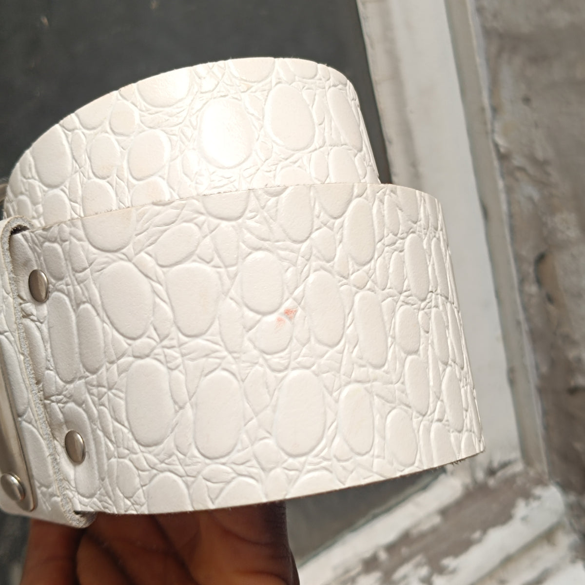 Vintage White Crocodile Embossed Wide Leather Belt - Y2K Statement Buckle